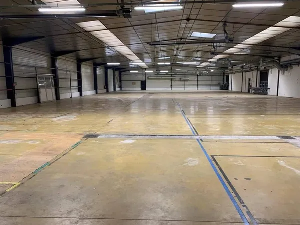 Local d'activité 3566 m²
