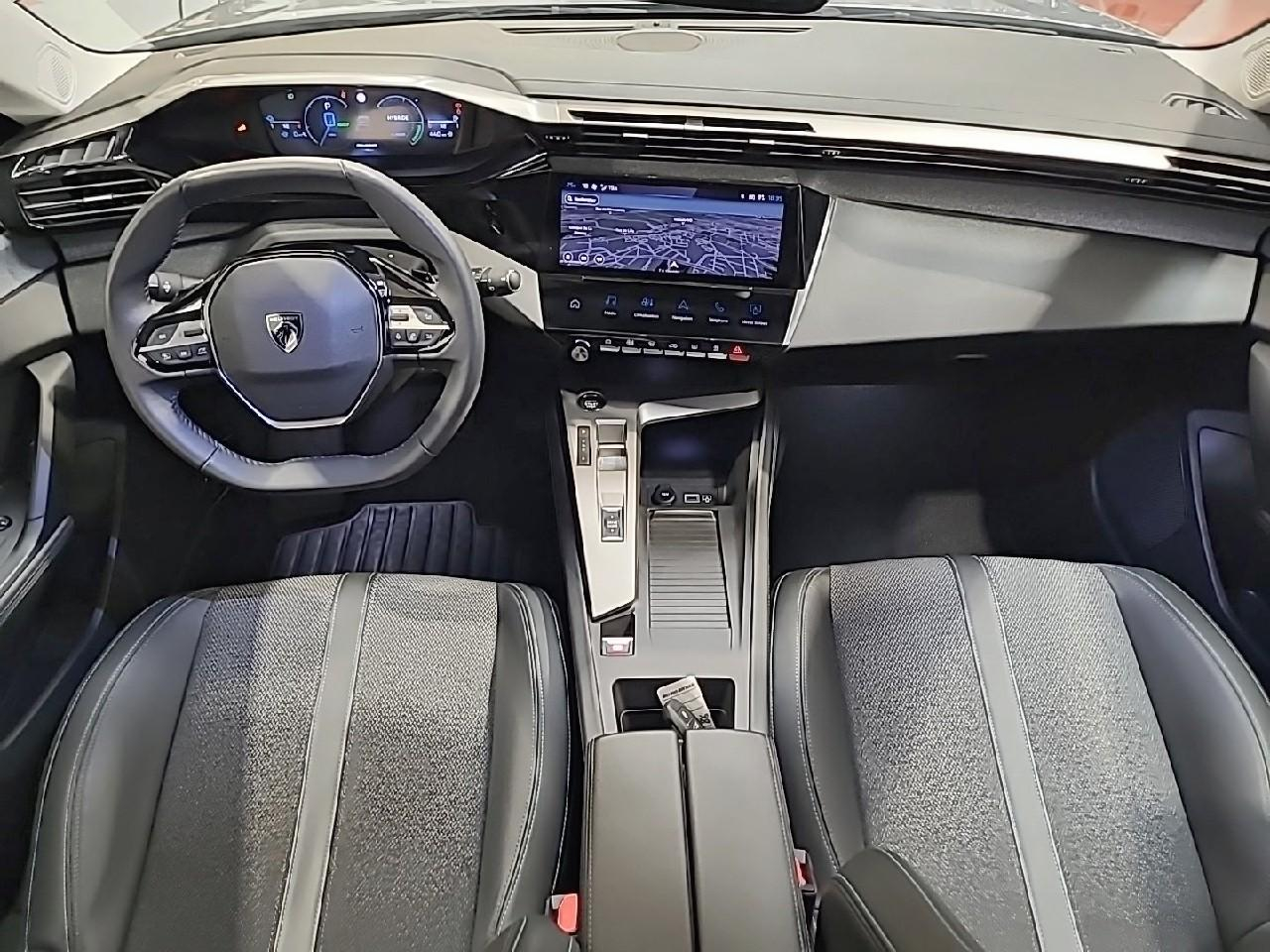 Peugeot 308 sw phev 180 e-eat8 allure pack — photo 12