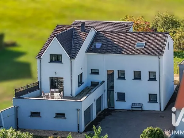 Maison 7 pièces 238 m²