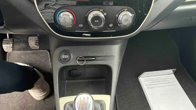 Renault Captur dci 90 energy — photo 17