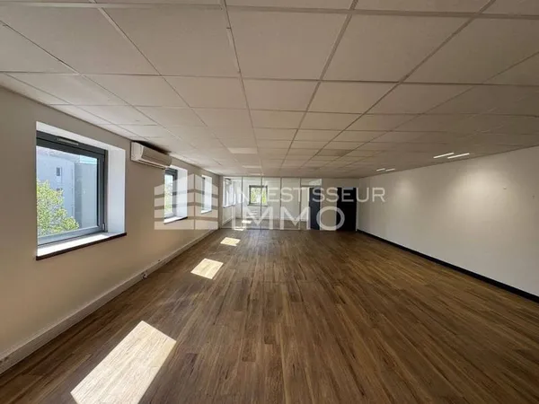 Bureaux 358 m²