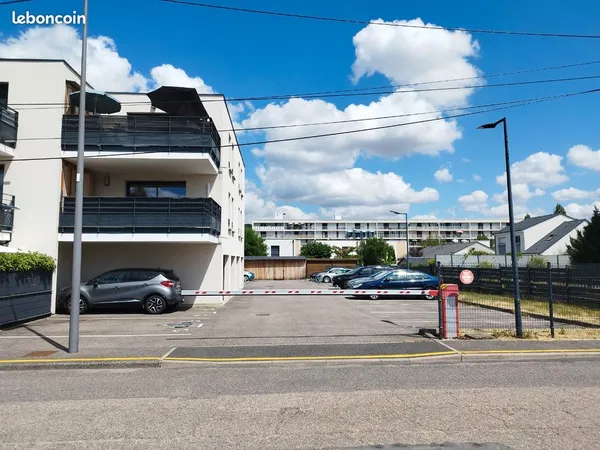 5 places de parking