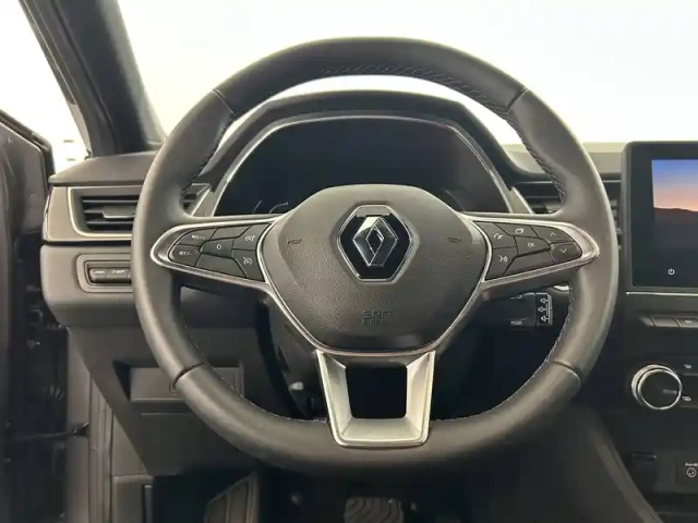 Renault Captur e-tech 145 — photo 24