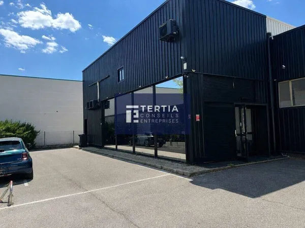Local d'activité 125 m²