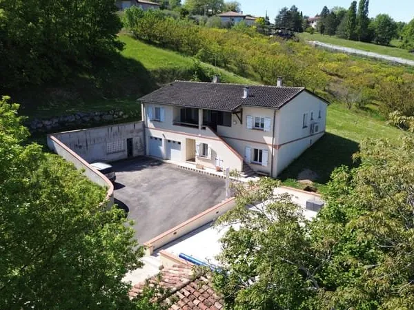 Moissac Maison récente de 5 chambres avec piscine et jardi