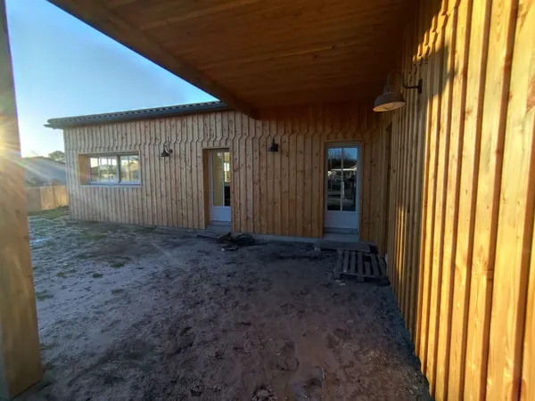 Rare et moderne, alliant charme et qualite de construction