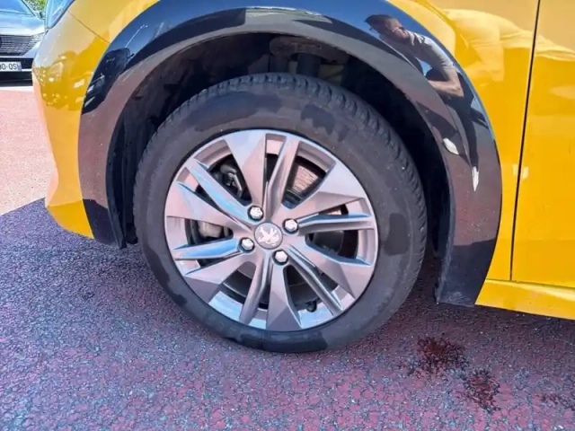 Peugeot 208 electrique 50 kwh 136ch — photo 13