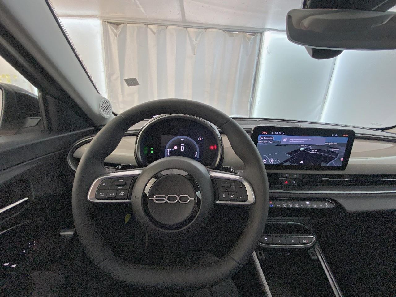 Fiat 600 t-gen 3 1.2 hybrid 145ch edct6 pop — photo 12