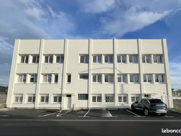 Bureaux 560 m² MALEMORT