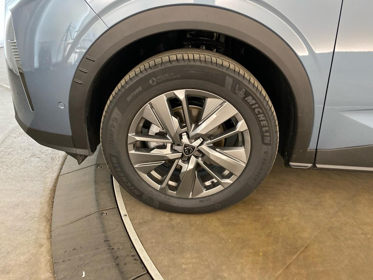 Peugeot 5008 hybrid 145 ch e-dcs6 allure — photo 11