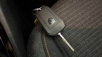 Peugeot 208 1.2 Hybrid 110ch Style e-DCS6 — photo 16