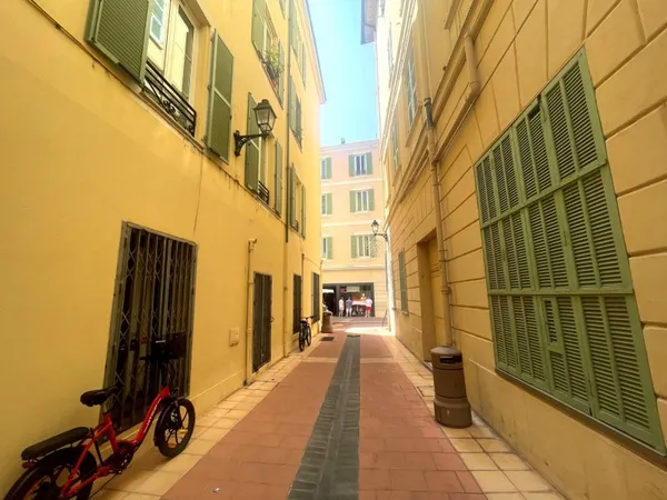 EXCLUSIVITÉ VENTE DROIT AU BAIL CENTRE-VILLE MENTON RUE