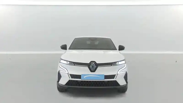 Renault Megane e-tech ev40 130ch standard charge — photo 32