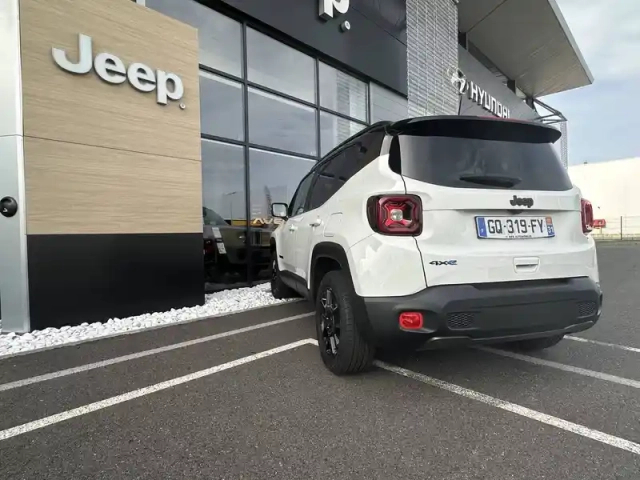 Jeep Renegade 1.3 turbo t4 190 ch phev at6 4xe eawd — photo 28