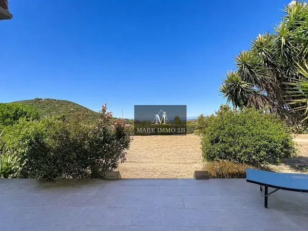 Élégante villa avec vue mer et prestations soignées à 10 min