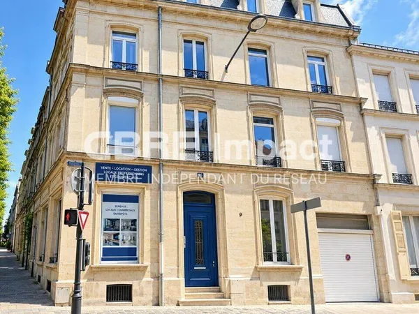Bureau 170 m²