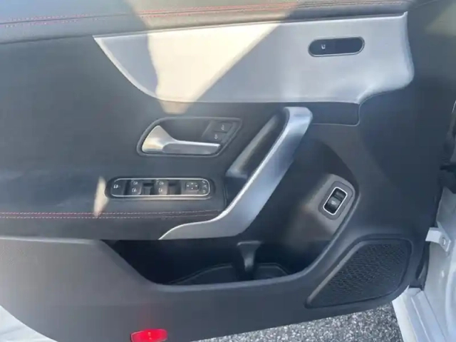 Mercedes Cla 200 d coupé amg line — photo 13