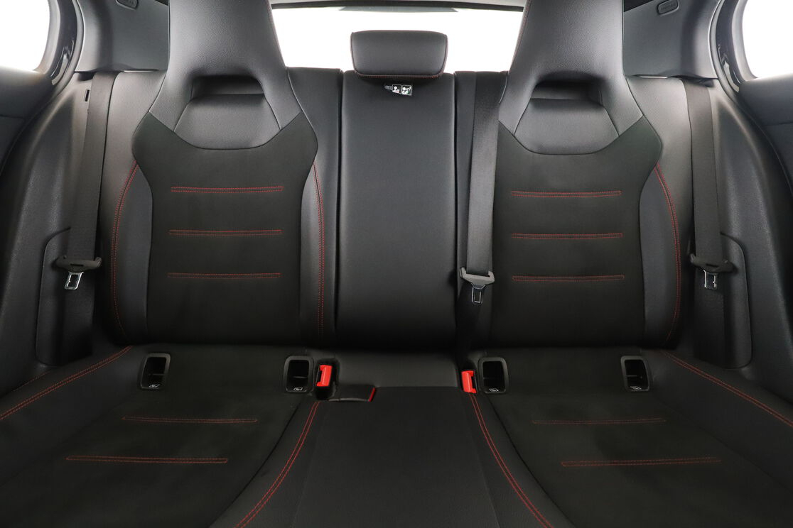 Mercedes-Benz Classe A 180 AMG Line 7G-DCT — photo 14