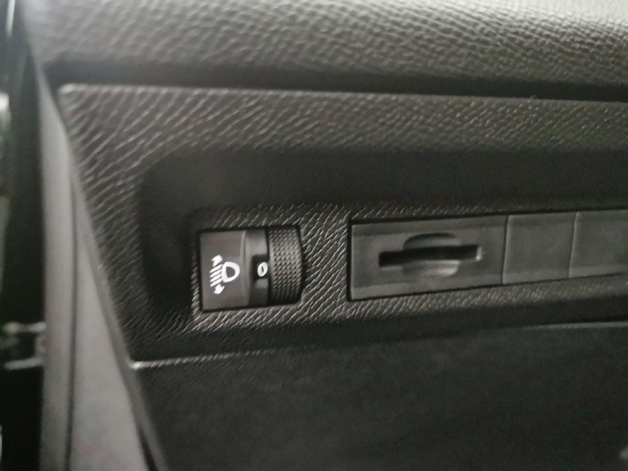 Peugeot 308 sw hybrid 145 e-dcs6 style — photo 18
