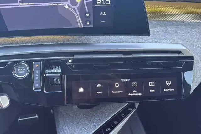 Peugeot 3008 plug-in hybrid 195 e-dcs7 — photo 47