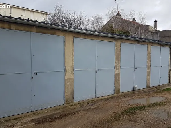 Location box à Créteil à 200 mètres hôpital Henri Mondor