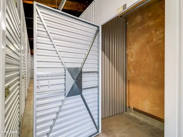 Garage/box 2 m² Coignieres