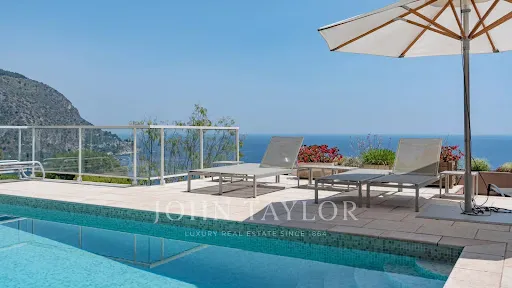 Villa 7 pièces 240 m²