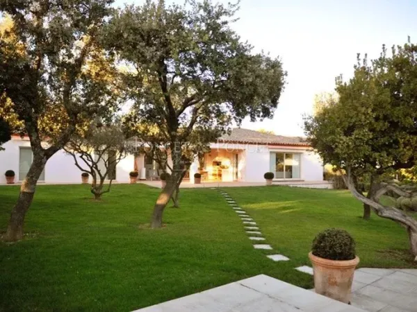 Splendide villa de 280 m² avec piscine à Caveirac