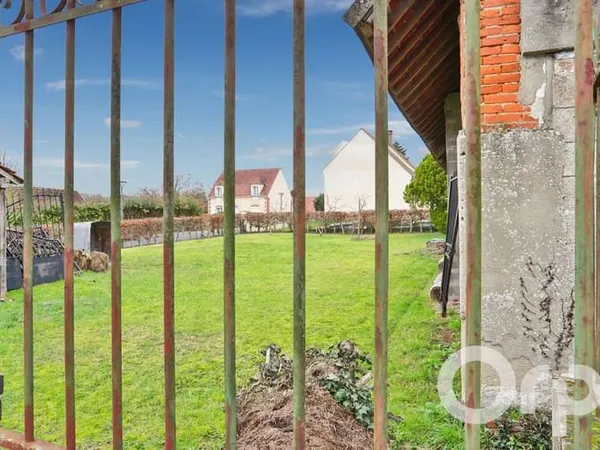 Terrain 574 m²