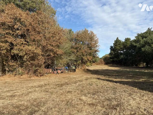 Terrain 850 m²