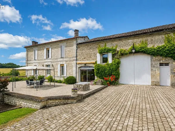 Propriété 9 pièces 242 m²