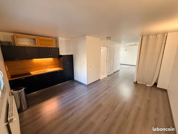 Vends Local commercial - toutes activités - 13011