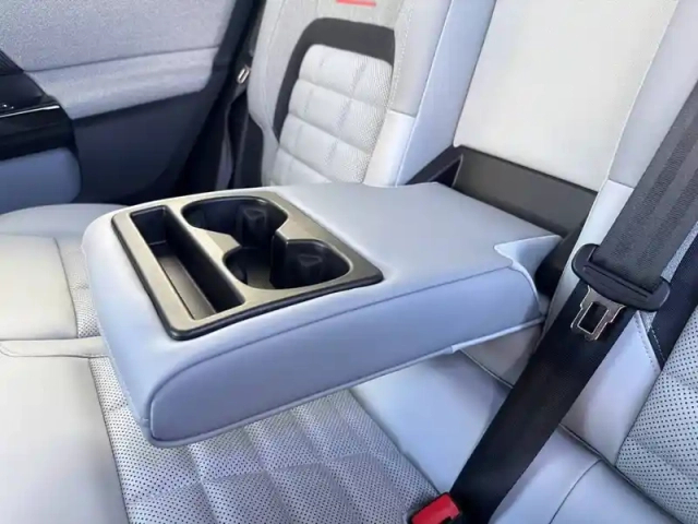 Citroën C5 Aircross hybride 145 ch e-dcs6 — photo 31