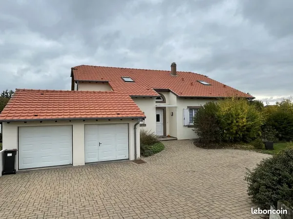 Maison 8 pièces 243 m²