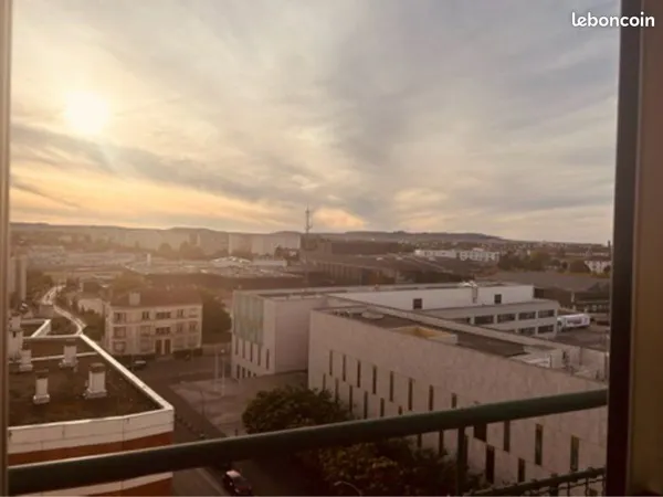 Bel appartement lumineux avec balcon