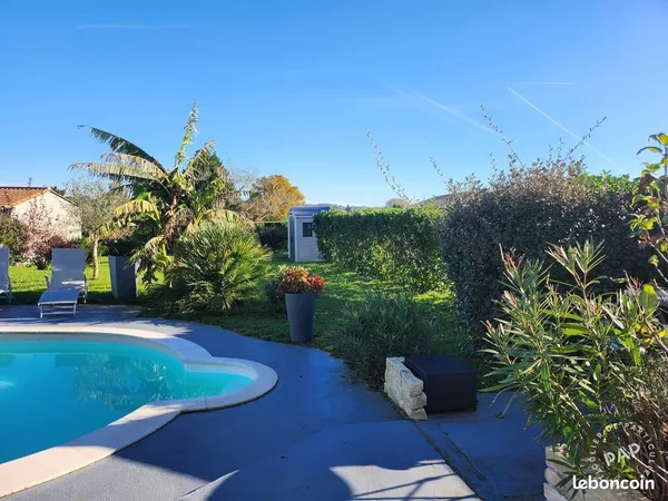 Jolie maison de plain-pied à l'abri des crues et intempéries terrain rare légèrement en hauteur tran