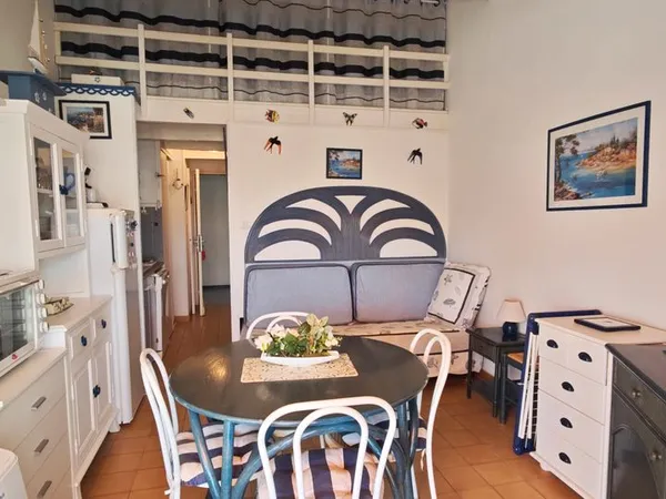 Cap d'Agde : Studio Cabine 5 couchages. Piscine.1er ligne mer
