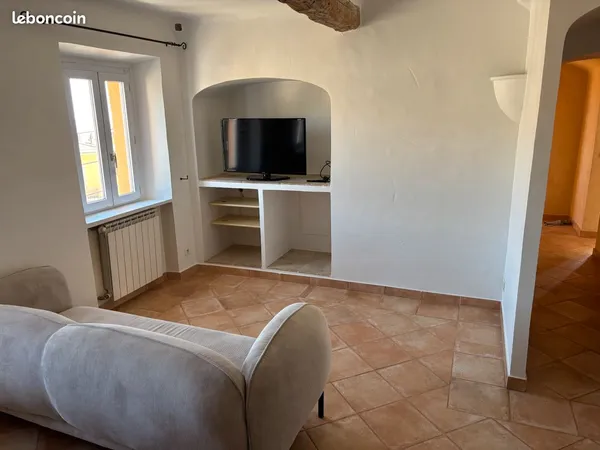 F3 MEUBLÉ 65 m² - CENTRE-VILLE DE GRASSE
