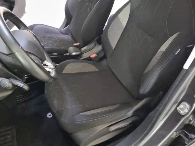 Peugeot 2008 puretech 130ch s&amp;s bvm6 — photo 11