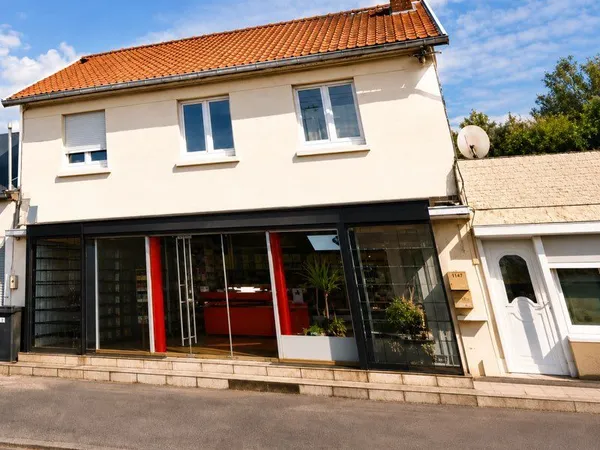 Vend maison+espace commercial