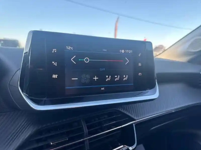 Peugeot 208 puretech 75 s&amp;s bvm5 — photo 39