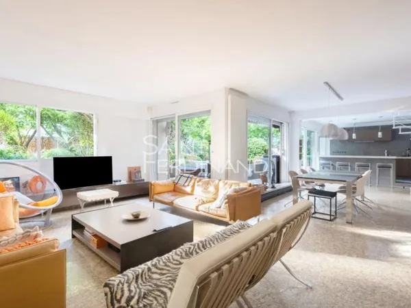 Vends duplex/triplex - 190.89m² - 7 pièces, 4 chambres - Neuilly-sur-Seine 92200
