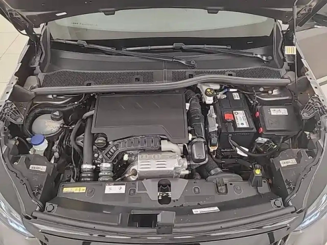Peugeot 2008 puretech 130 s&amp;s bvm6 — photo 26