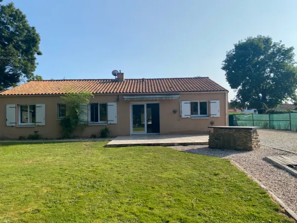 Vends maison de bourg à Vairé - 100m²