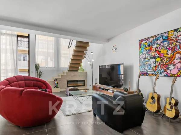 Exceptionnel Appartement Atypique au Coeur d'Antibes avec Vue Mer