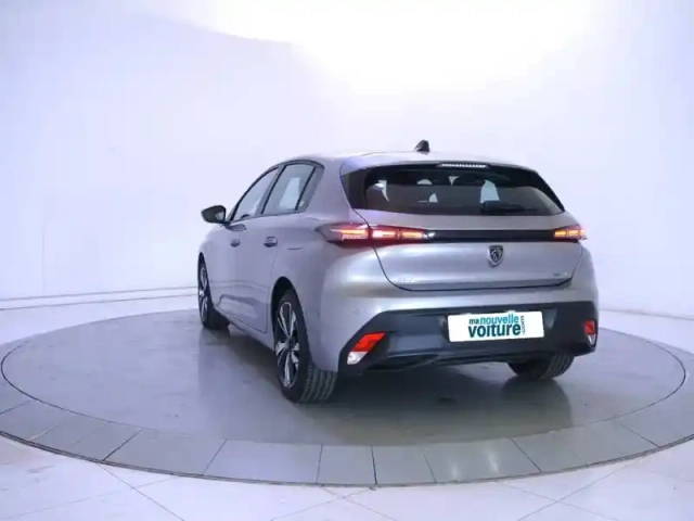 Peugeot 308 phev 180 e-eat8 — photo 3