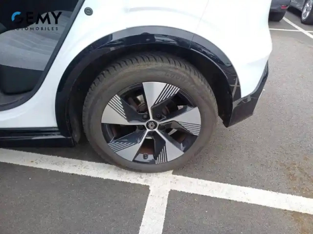 Renault Megane e-tech ev40 130ch standard charge — photo 11