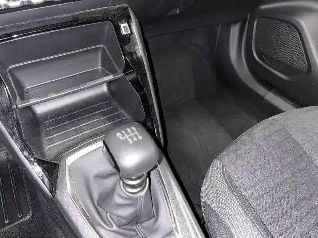 Peugeot 2008 puretech 100 s&amp;s bvm6 — photo 29