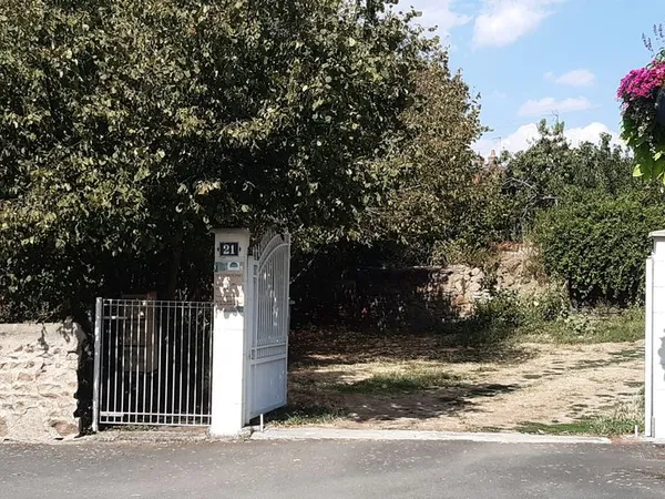Ensemble immobilier composé de 4 maisons, totalisant 5 pièces et 122m2, sur un grand terrain
