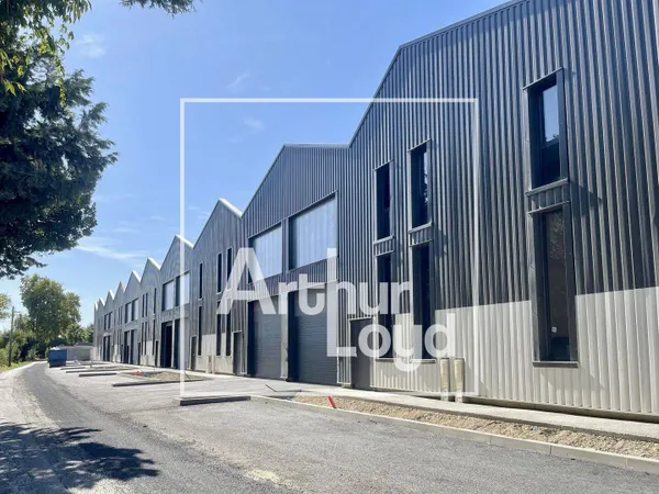 Local d'activité 484 m²